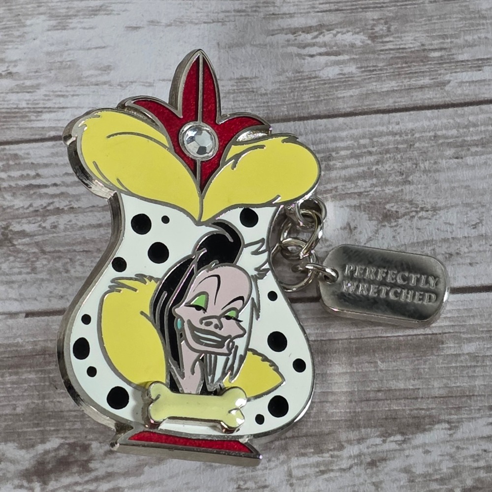 Disney Cruella De Vil Essence of Evil Perfume Bottle Pin LE 3000 Dangle 2017